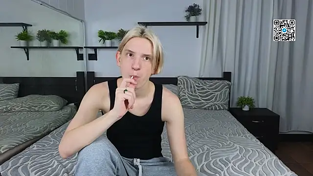 Snapshot of Ron_Vils chatting on 11.05.25 Ron Vils online show from 11.05.25