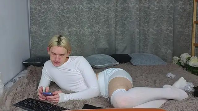 Snapshot of Ron_Vils chatting on 11.08.25 Ron Vils online show from 11.08.25