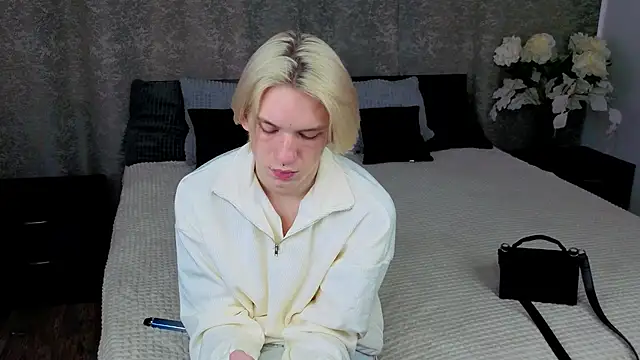 Snapshot of Ron_Vils chatting on 11.13.25 Ron Vils online show from 11.13.25