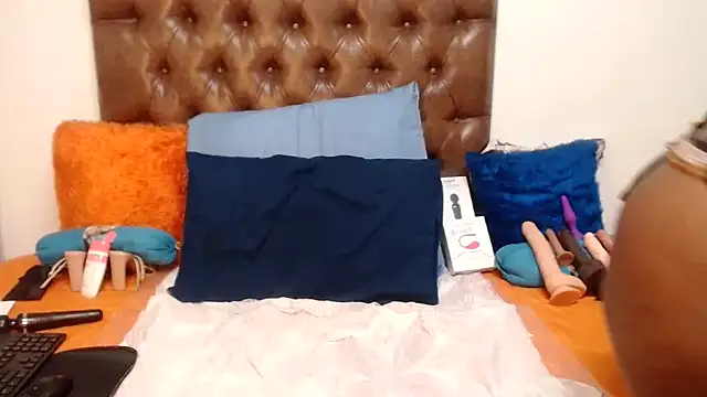 Hotxbums22 online show from 03.23.25