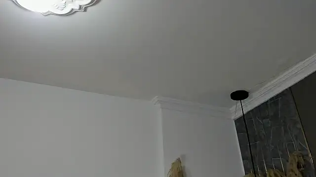 Snapshot of Slut_Milf_ chatting on 09.25.25 Slut Milf online show from 09.25.25