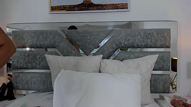 Slut Milf  online show from 02.05.26