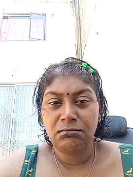 Snapshot of indiansuga chatting on 10.23.25 indiansuga online show from 10.23.25