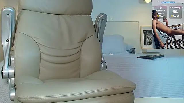 Snapshot of _miguel0 chatting on 03.22.25 miguel0 online show from 03.22.25