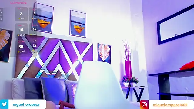 Snapshot of _miguel0 chatting on 10.22.25 miguel0 online show from 10.22.25