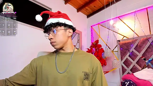 Snapshot of AkazaBoy_ chatting on 12.24.24 AkazaBoy online show from 12.24.24