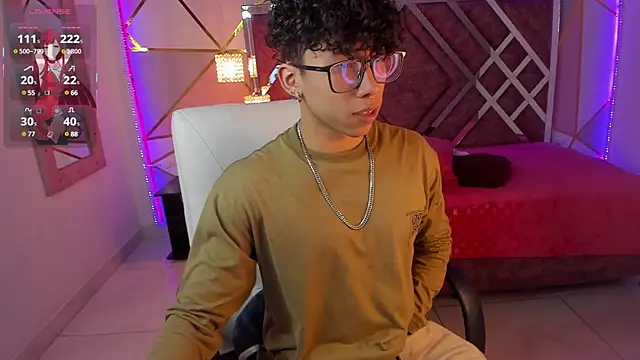 Snapshot of AkazaBoy_ chatting on 01.23.25 AkazaBoy online show from 01.23.25