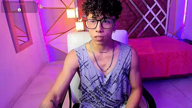 Snapshot of AkazaBoy_ chatting on 01.29.25 AkazaBoy online show from 01.29.25