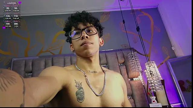 Snapshot of AkazaBoy_ chatting on 02.21.25 AkazaBoy online show from 02.21.25