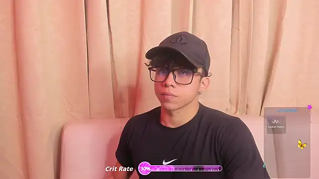 Snapshot of AkazaBoy_ chatting on 10.19.25 AkazaBoy online show from 10.19.25