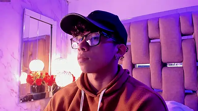 AkazaBoy  online show from 12.20.25