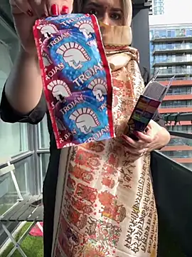 famous indian girl online show from 10.12.25