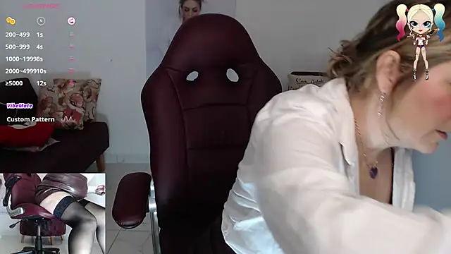 Snapshot of Serenay_ chatting on 01.11.25 Serenay online show from 01.11.25