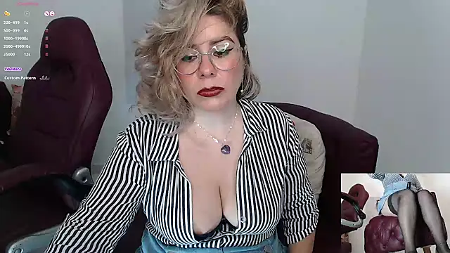 Snapshot of Serenay_ chatting on 01.15.25 Serenay online show from 01.15.25