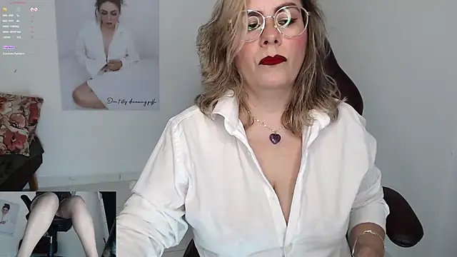 Snapshot of Serenay_ chatting on 01.20.25 Serenay online show from 01.20.25