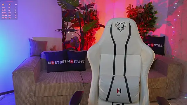 Magnetic Mia  online show from 12.02.24