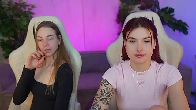 Magnetic Mia  online show from 03.21.25