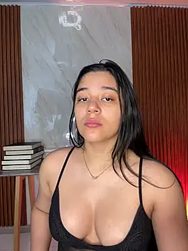 Snapshot of floriamANDjazmin chatting on 06.16.26 floriamANDjazmin online show from 06.16.26