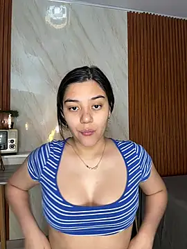 Snapshot of floriamANDjazmin chatting on 07.14.26 floriamANDjazmin online show from 07.14.26