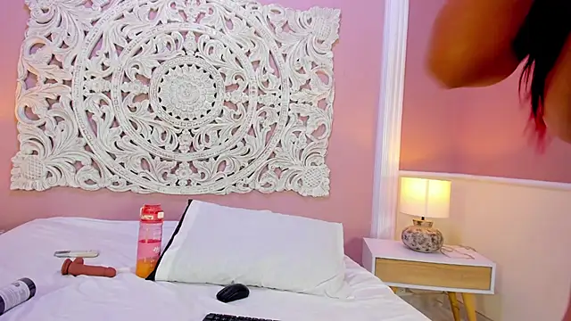 SamanthaPierce online show from 12.17.24