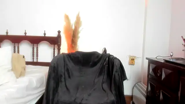 Snapshot of SailorxSindy chatting on 12.13.24 SailorxSindy online show from 12.13.24