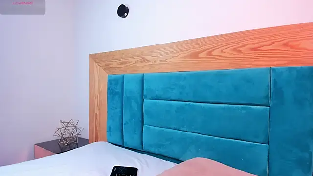 AssQueen18 online show from 10.16.25