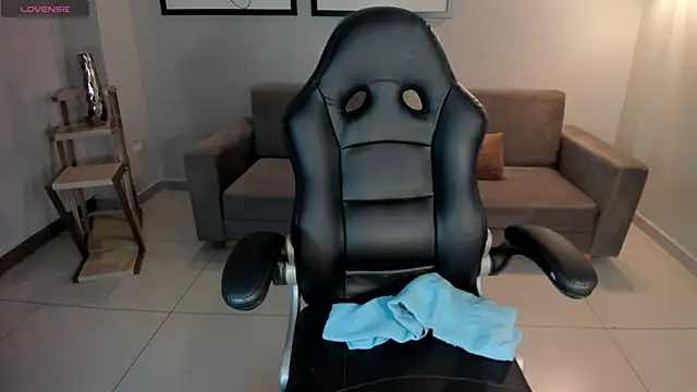 TaraLawrence online show from 01.11.25