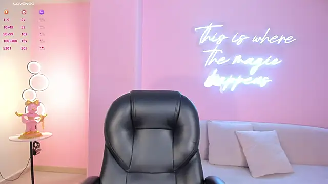 TaraLawrence online show from 03.02.25