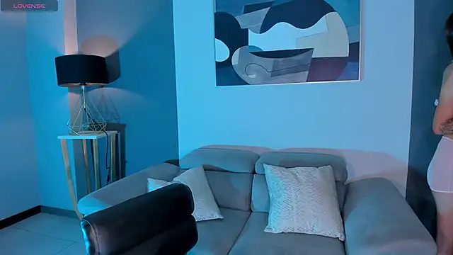 TaraLawrence online show from 10.05.25