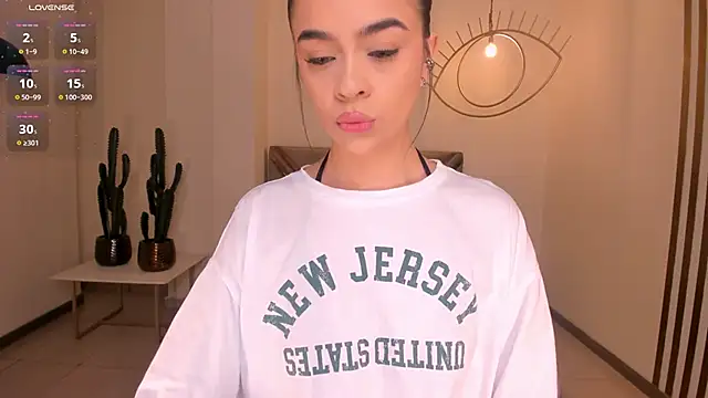 Snapshot of AlanaCraft chatting on 09.23.25 AlanaCraft online show from 09.23.25