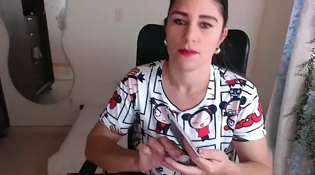 Snapshot of LUCY_LI chatting on 12.15.24 LUCY LI online show from 12.15.24