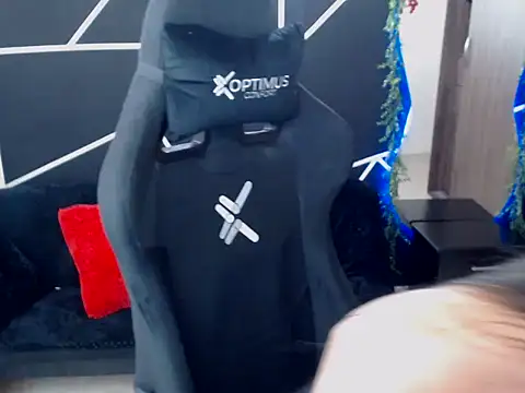 Snapshot of LUCY_LI chatting on 09.11.25 LUCY LI online show from 09.11.25