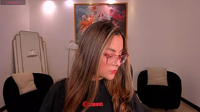 Snapshot of AllisonRogersX chatting on 04.25.26 AllisonRogersX online show from 04.25.26