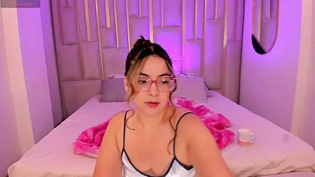 Snapshot of AllisonRogersX chatting on 05.29.26 AllisonRogersX online show from 05.29.26