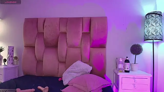 SweetBonniie online show from 09.19.25