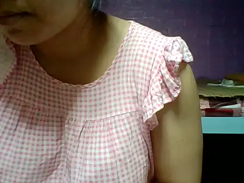 Snapshot of Mimi18x chatting on 10.02.25 Mimi18x online show from 10.02.25