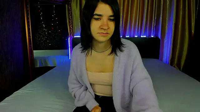 Snapshot of _Polly_Love_ chatting on 10.12.25 Polly Love online show from 10.12.25