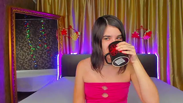  Polly Love  online show from 11.25.25