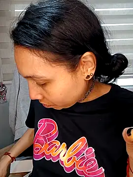 Snapshot of KimPielCanela chatting on 10.14.25 KimPielCanela online show from 10.14.25