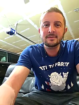 Snapshot of MrMechanic38 chatting on 03.28.26 MrMechanic38 online show from 03.28.26