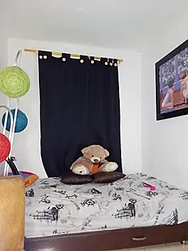 Snapshot of Antonella2_m chatting on 01.11.25 Antonella2 m online show from 01.11.25