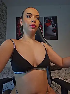 Snapshot of Antonella2_m chatting on 05.27.26 Antonella2 m online show from 05.27.26
