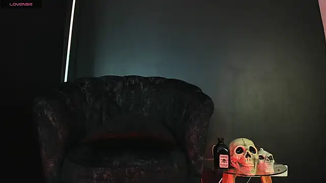 Agnes jones  online show from 02.21.25