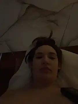 Holly Molii online show from 04.04.26