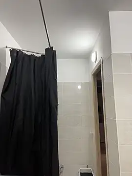 Holly Molii online show from 04.20.26