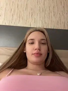 Snapshot of Holly_Molii chatting on 05.30.26 Holly Molii online show from 05.30.26