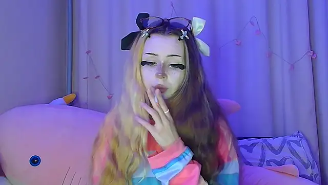 Snapshot of suemeow chatting on 10.13.25 suemeow online show from 10.13.25