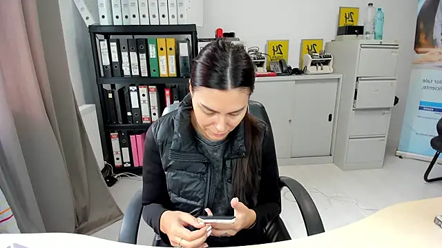 Snapshot of kilenyapatrice chatting on 10.13.25 kilenyapatrice online show from 10.13.25