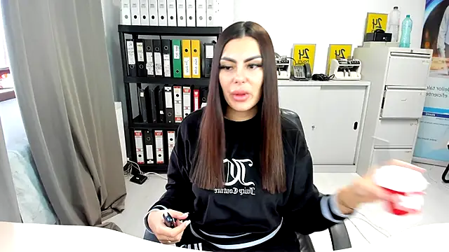 Snapshot of kilenyapatrice chatting on 11.06.25 kilenyapatrice online show from 11.06.25