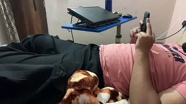 sexyboy09 online show from 10.31.25